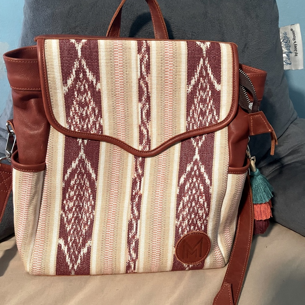Mikoleon Medium Backpack